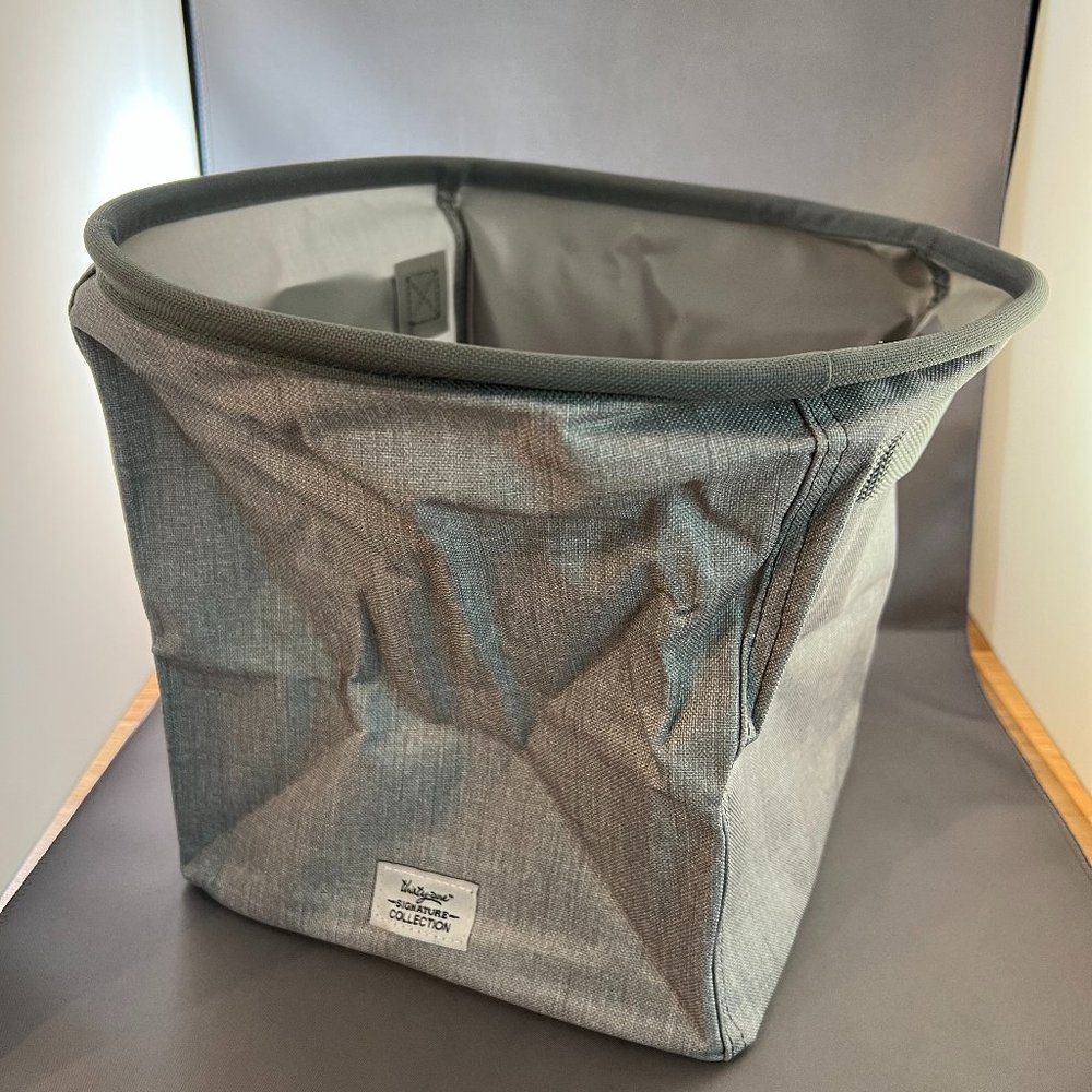 thirty-one Mini Storage Bin